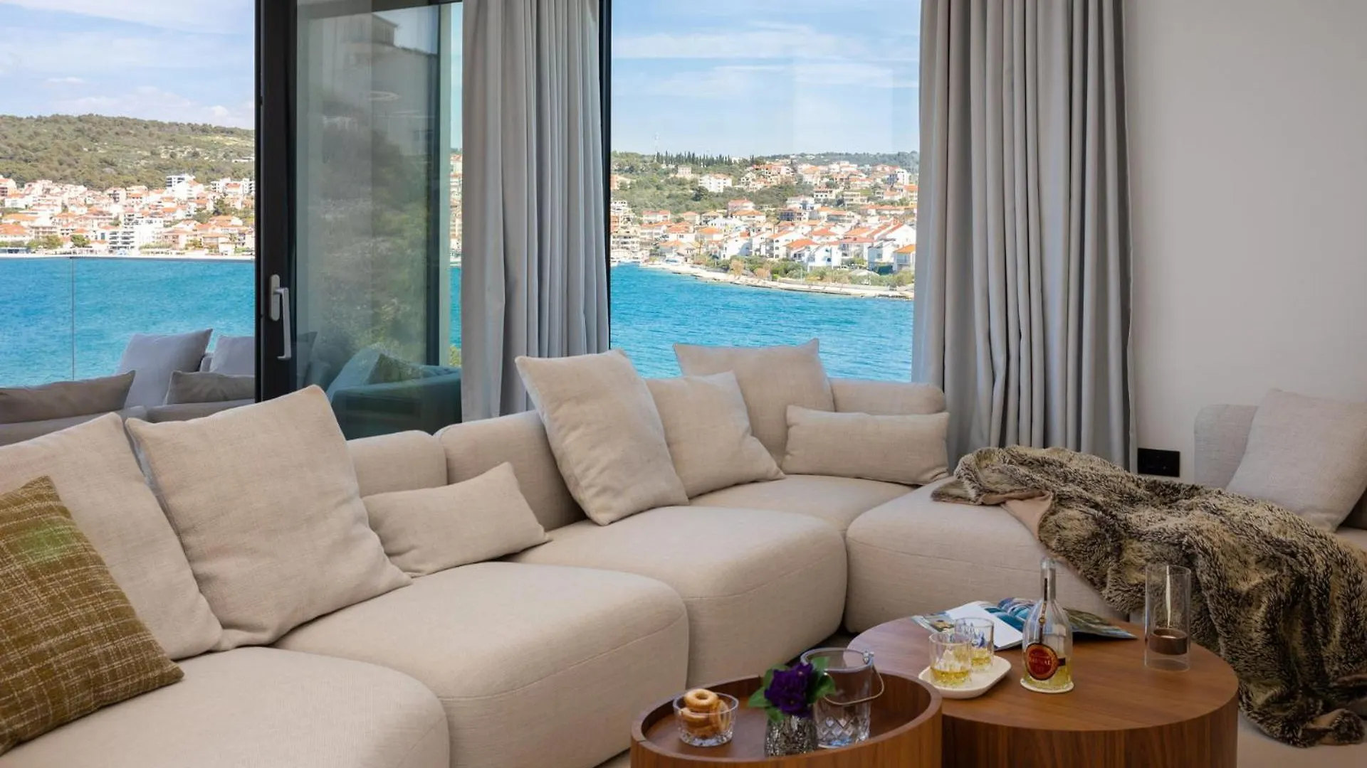 Luxury Villa Glass With Pool Trogir 0*,